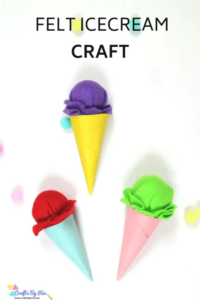 Lody w rożku wykonane z materiału filcowego.