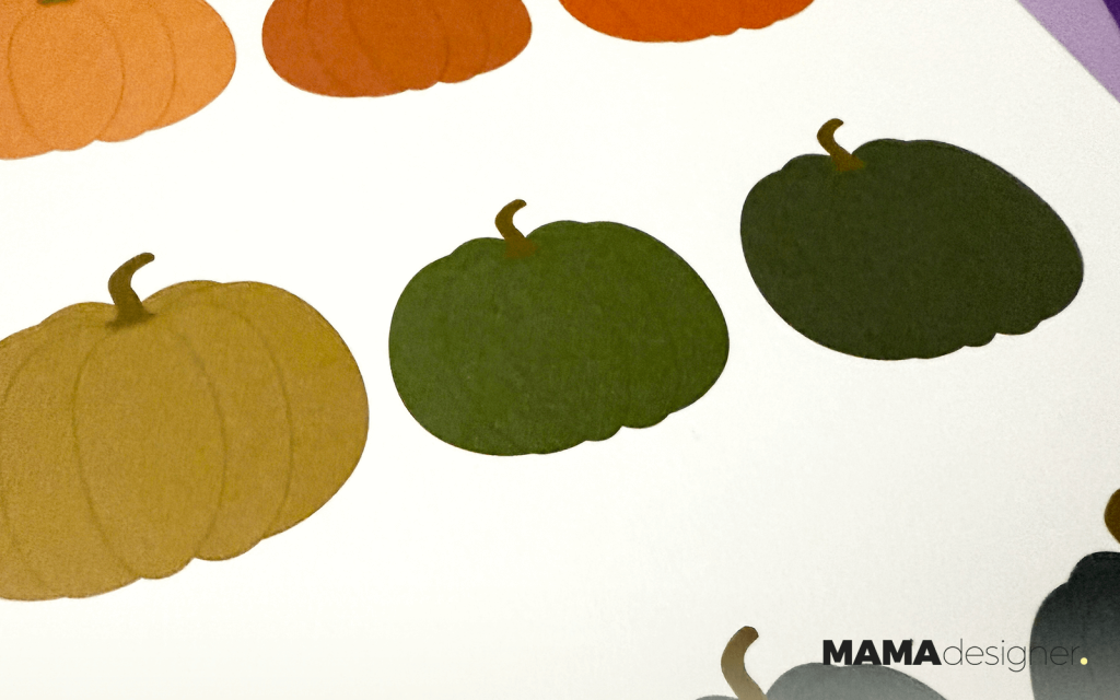 Zbliżenie na zielone dynie.