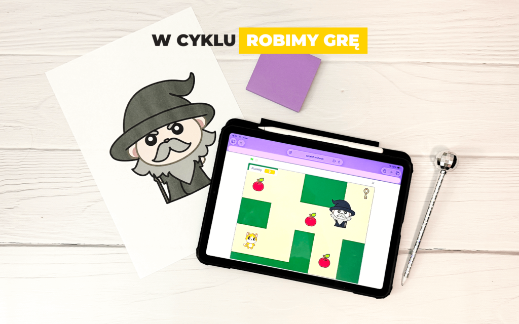 Widok na grę w Scratchu pokazaną na ekranie tabletu. Tym razem pokazuję jak dodajemy przeciwnika.