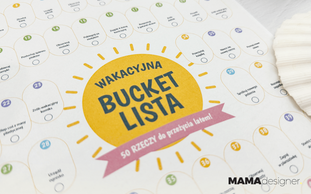 Wakacyjna Bucket Lista dla dzieci do druku z 50 letnimi aktywnościami - zbliżenie na słoneczny tytuł.